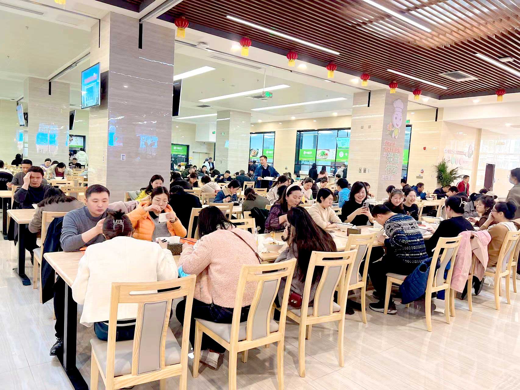 打造員工“滿意食堂”，食堂承包公司運(yùn)營(yíng)秘訣